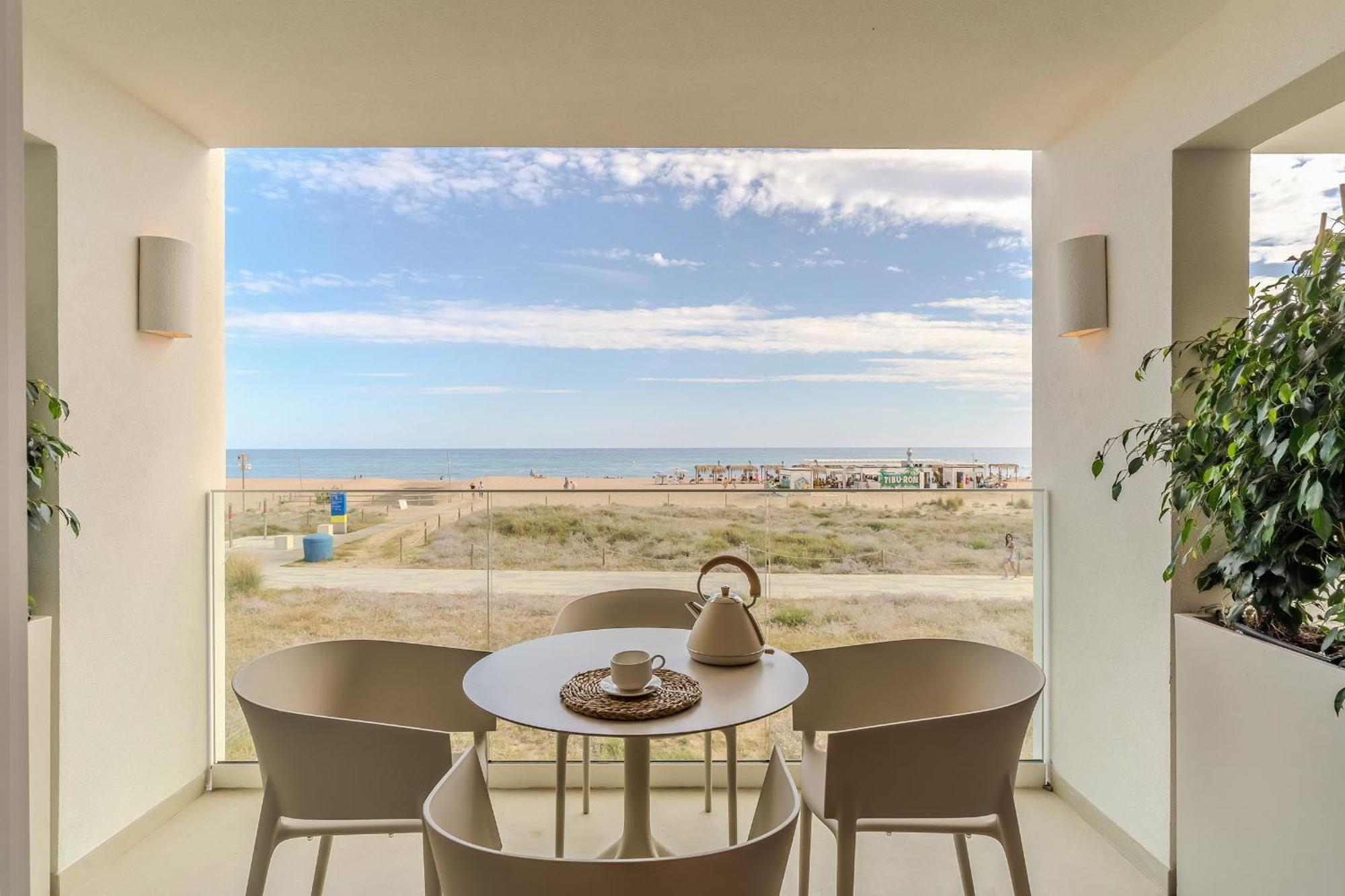 Apartamentos Azul Castelldefels Dış mekan fotoğraf