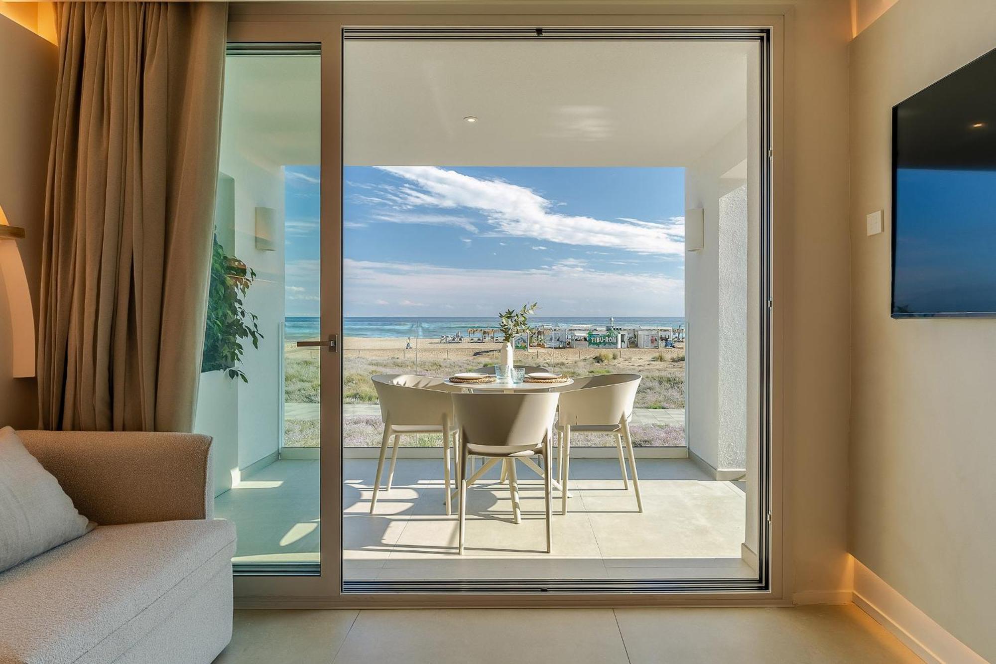 Apartamentos Azul Castelldefels Dış mekan fotoğraf